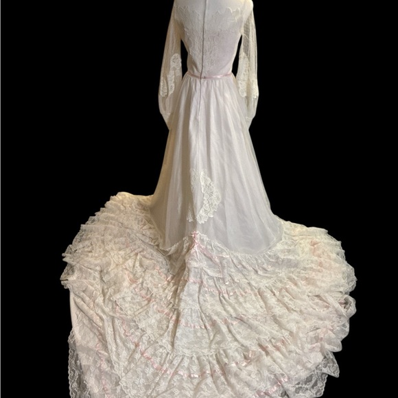 Vintage 1970s Lace Wedding Dress | Boho Cottagecore Bridal Gown with Train & Pin - Picture 7 of 14